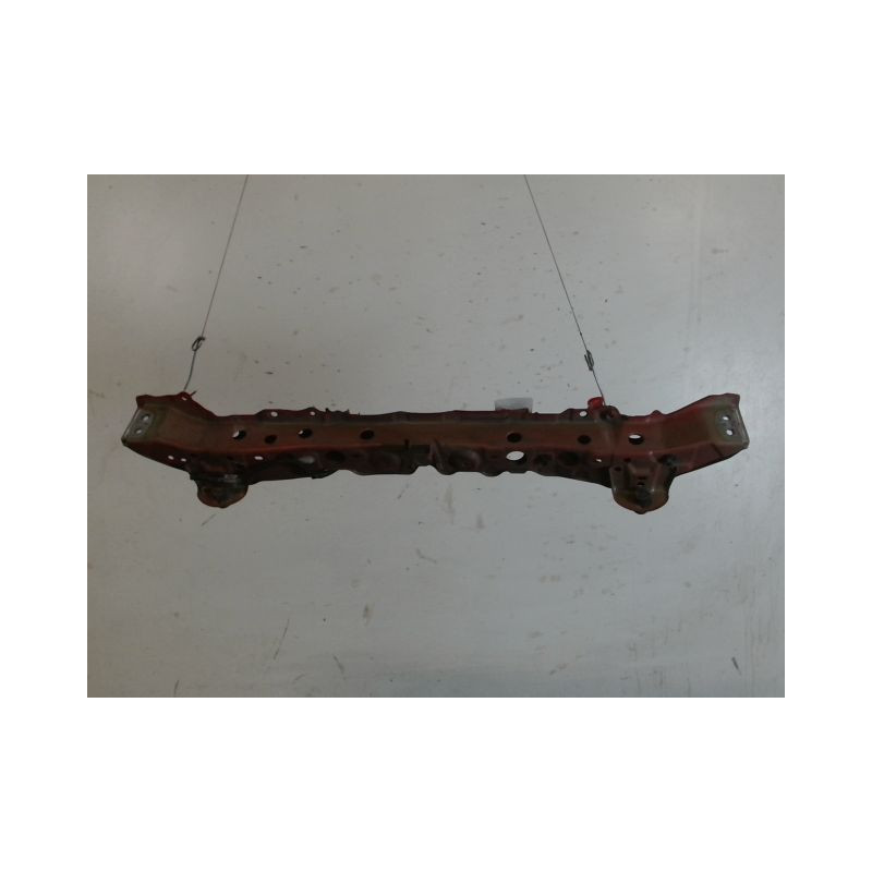TRAVERSE INFERIEURE ARMATURE AVANT TOYOTA YARIS