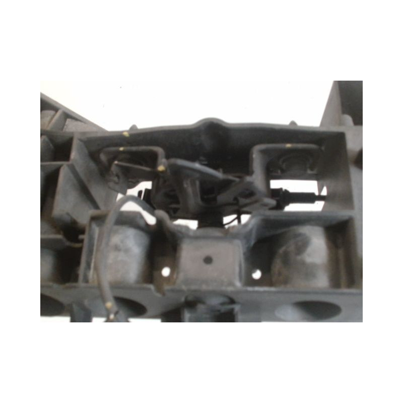 TRAVERSE SUPERIEURE ARMATURE AVANT RENAULT CAPTUR