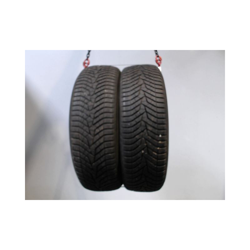 Paire de pneus YOKOHAMA BLUEARTH WINTER V905 225 60 18 100 H