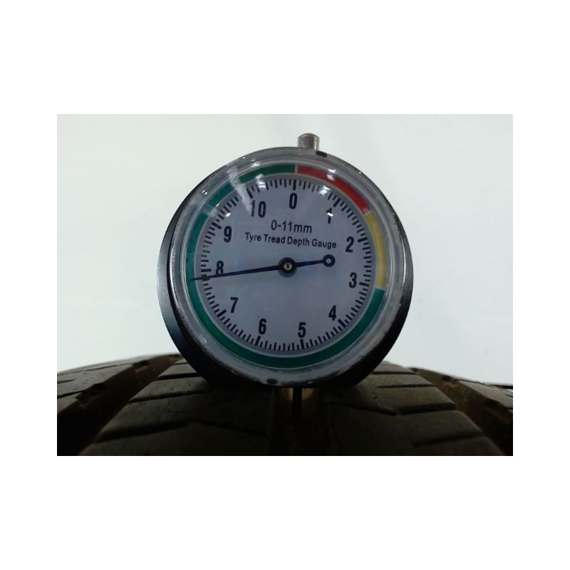 Paire de pneus NEXEN ROADIAN CT8 205 70 15 104 T