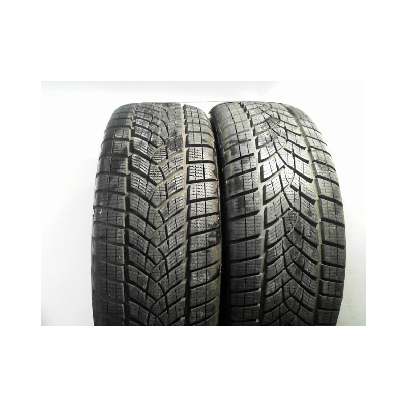 Paire de pneus GOOD YEAR ULTRA GRIP PERFORMANCE 215 55 18 99 V