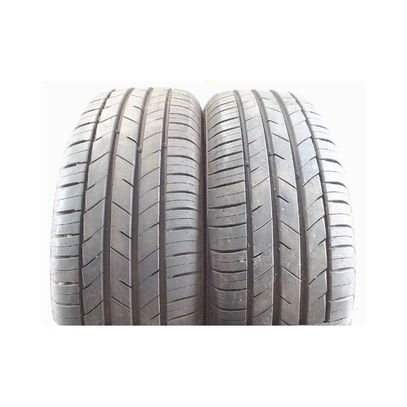 Paire de pneus KUMHO ECSTA HS 52 195 55 16 87 V