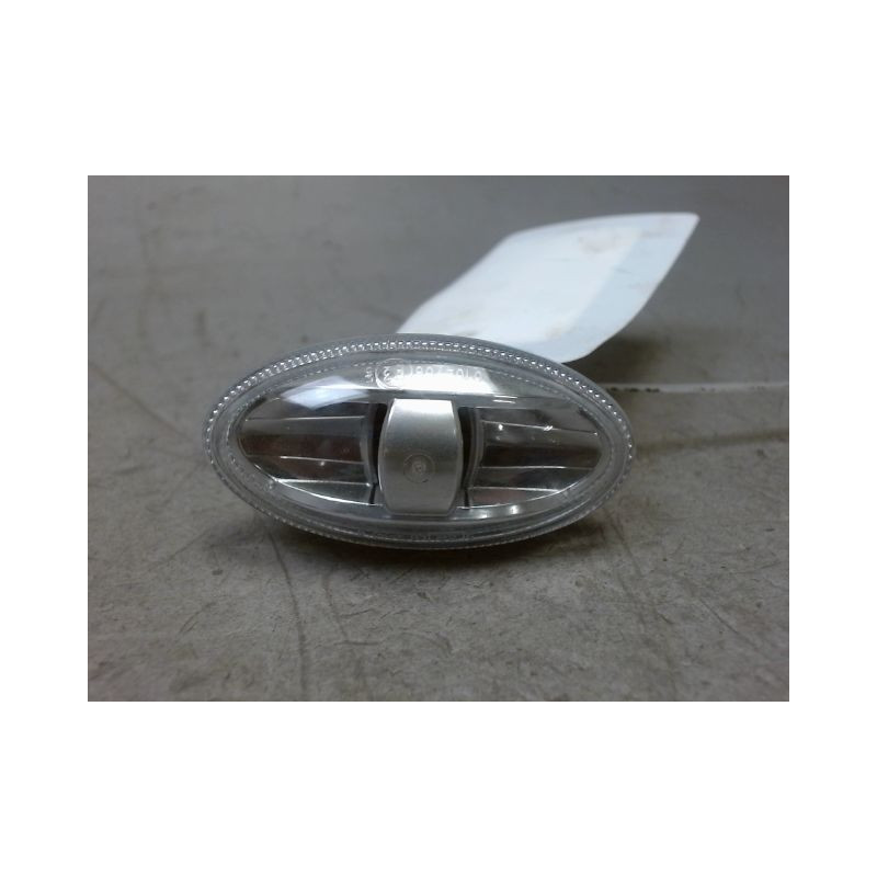 REPETITEUR AILE DROIT CITROEN C3