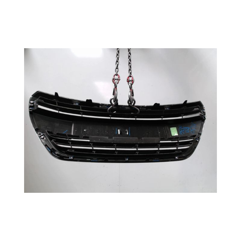 CALANDRE PEUGEOT 208