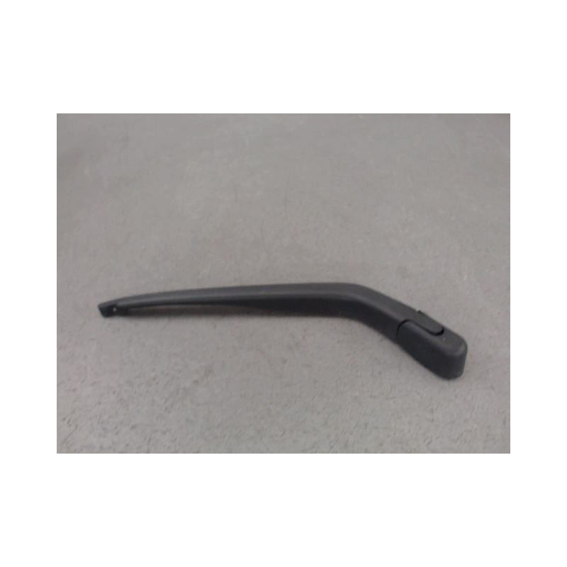 BRAS ESSUIE-GLACE ARRIERE TOYOTA YARIS