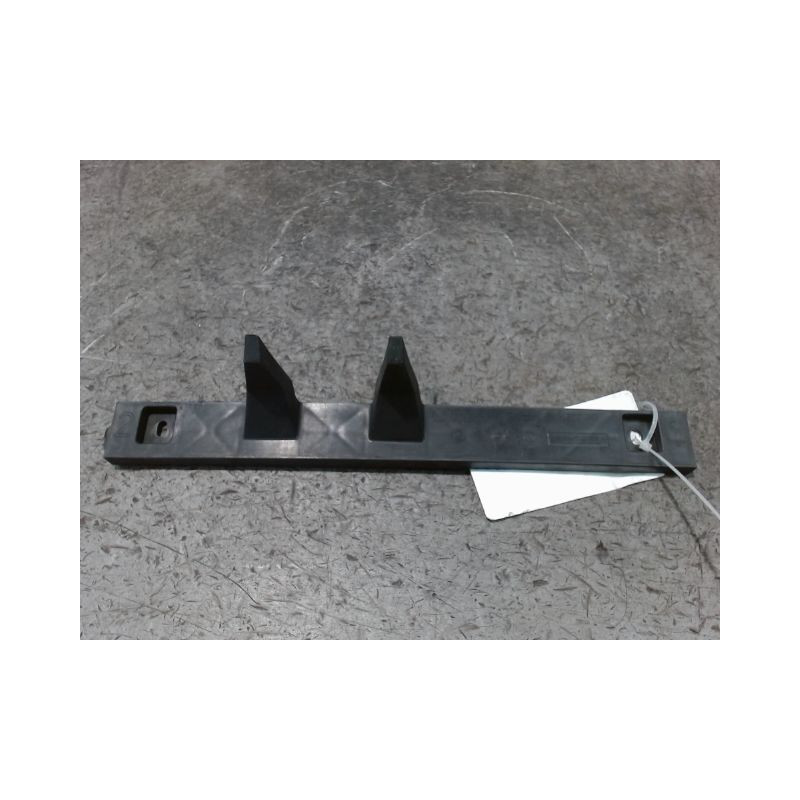 SUPPORT CENTRAL PARE-CHOC ARRIERE  AUDI A4 2004-