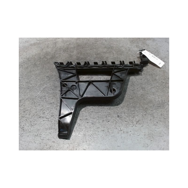 SUPPORT PARE-CHOC ARG AUDI A4 2004-