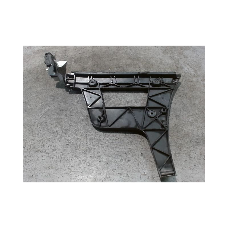 SUPPORT PARE-CHOC ARG AUDI A4 2004-