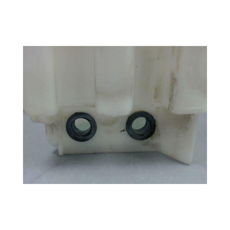 RESERVOIR LAVE-GLACE AVANT TOYOTA AVENSIS