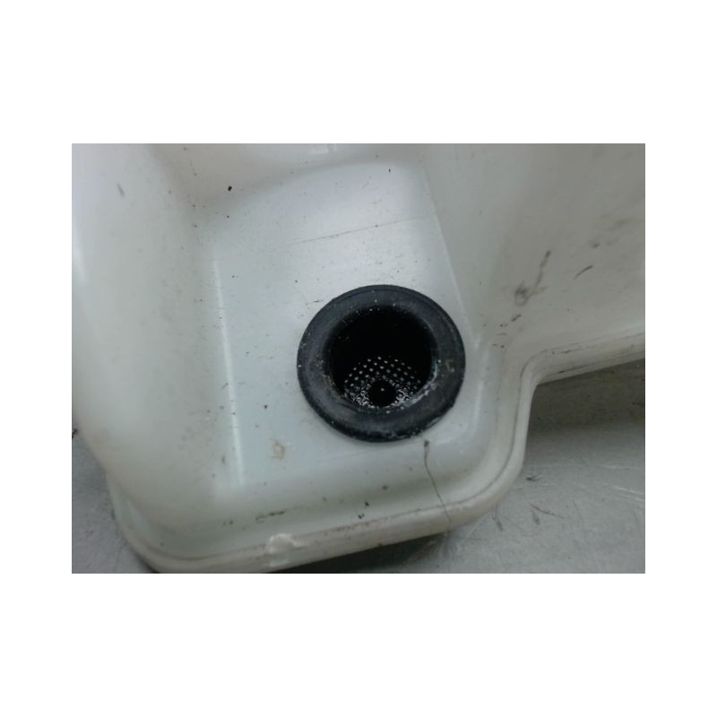 RESERVOIR LAVE-GLACE AVANT PEUGEOT 208
