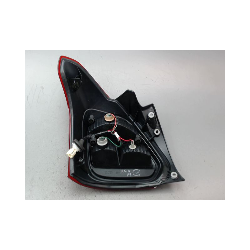FEU ARRIERE DROIT SUZUKI SWIFT