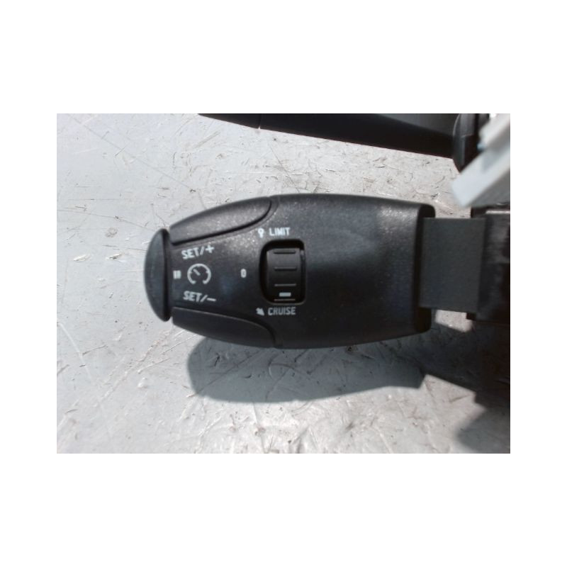 BLOC COMMODOS PEUGEOT 208