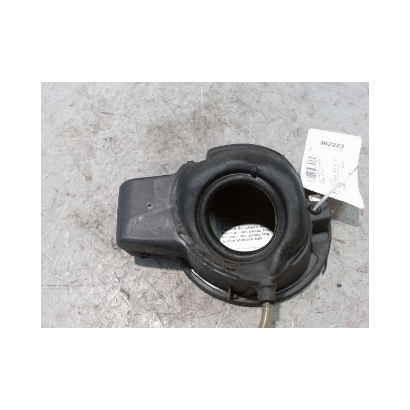 VOLET DE TRAPPE CARBURANT VOLKSWAGEN TOURAN 09-
