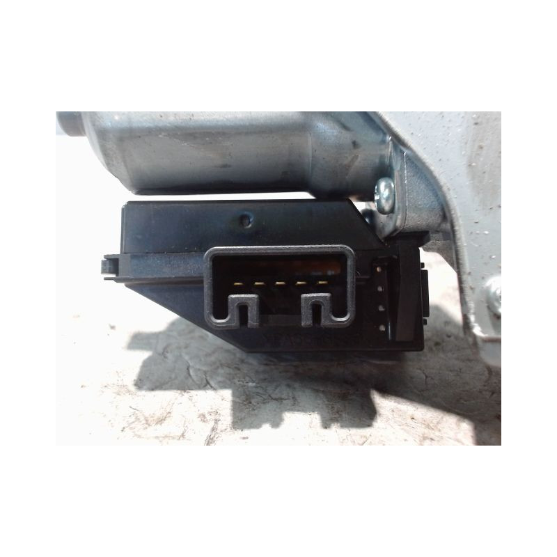 MOTEUR ESSUIE-GLACE ARRIERE TOYOTA YARIS II 2010-