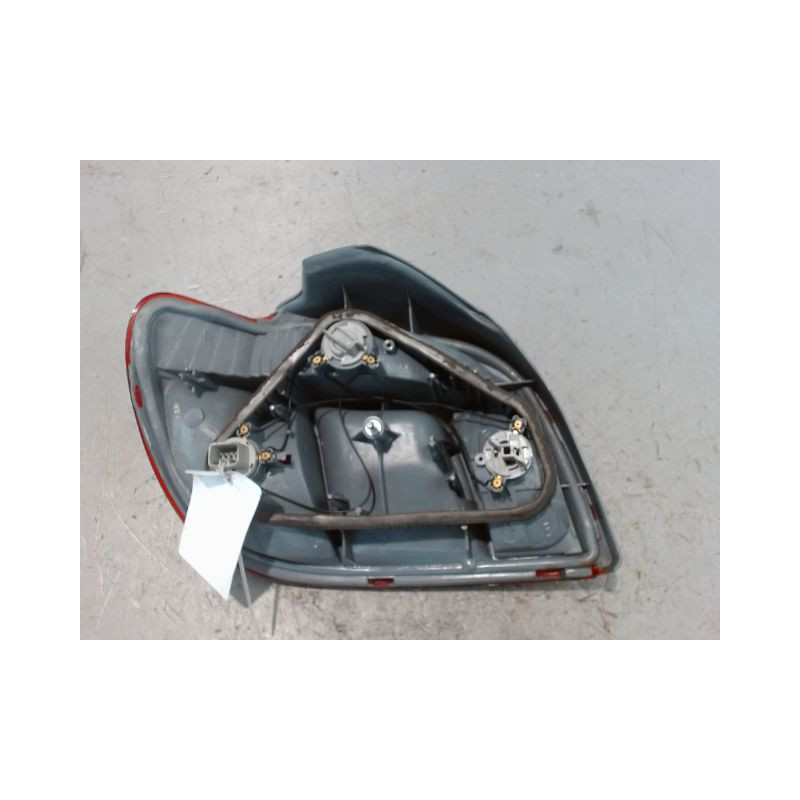 FEU ARRIERE DROIT TOYOTA YARIS -2003