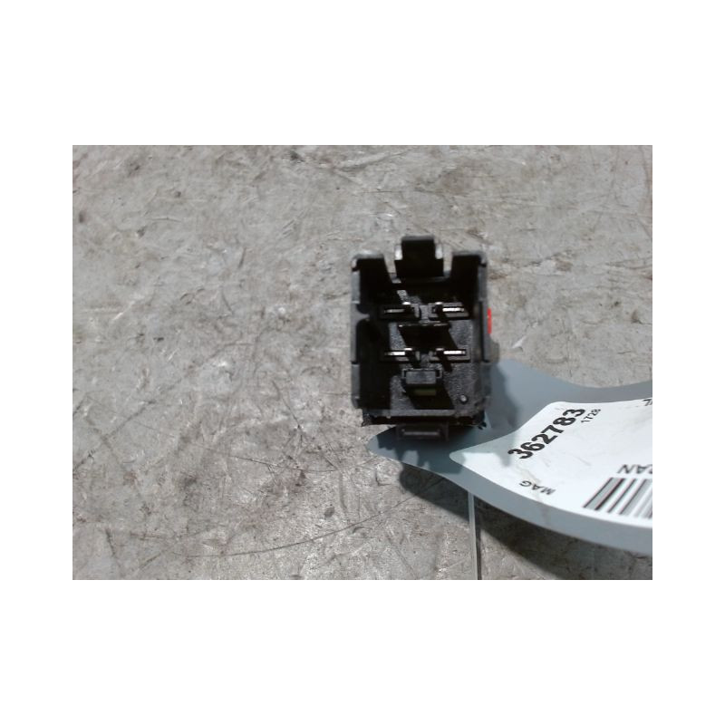 BOUTON DE WARNING VOLKSWAGEN TOURAN