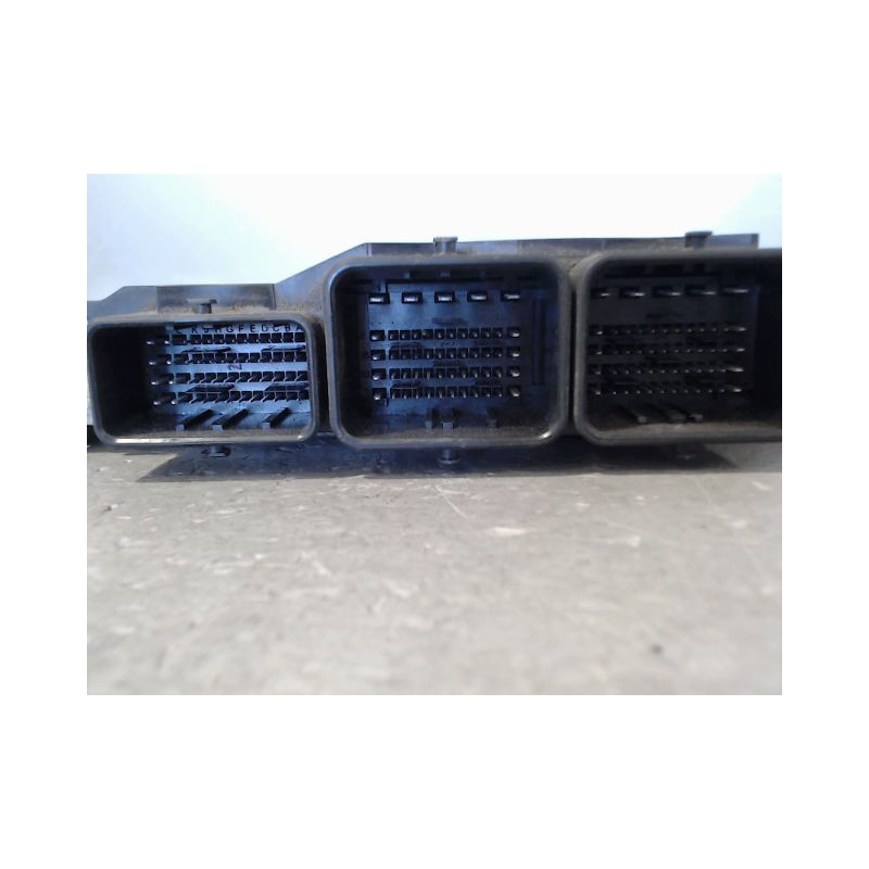 CALCULATEUR MOTEUR PEUGEOT 206