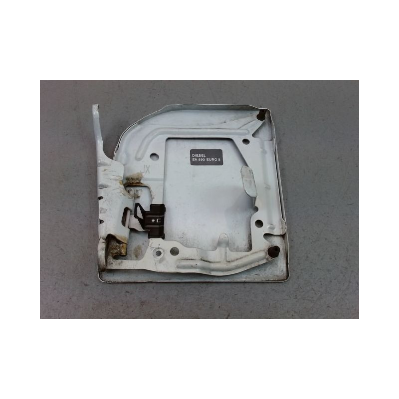 VOLET DE TRAPPE CARBURANT NISSAN NV200