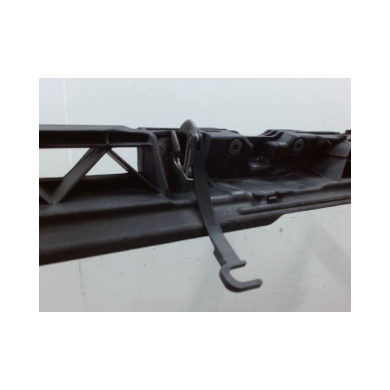 TRAVERSE SUPERIEURE ARMATURE AVANT PEUGEOT 308 2011-