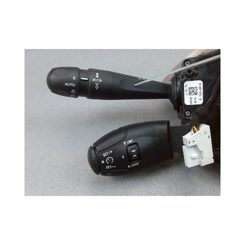 BLOC COMMODOS PEUGEOT 208 2012-...
