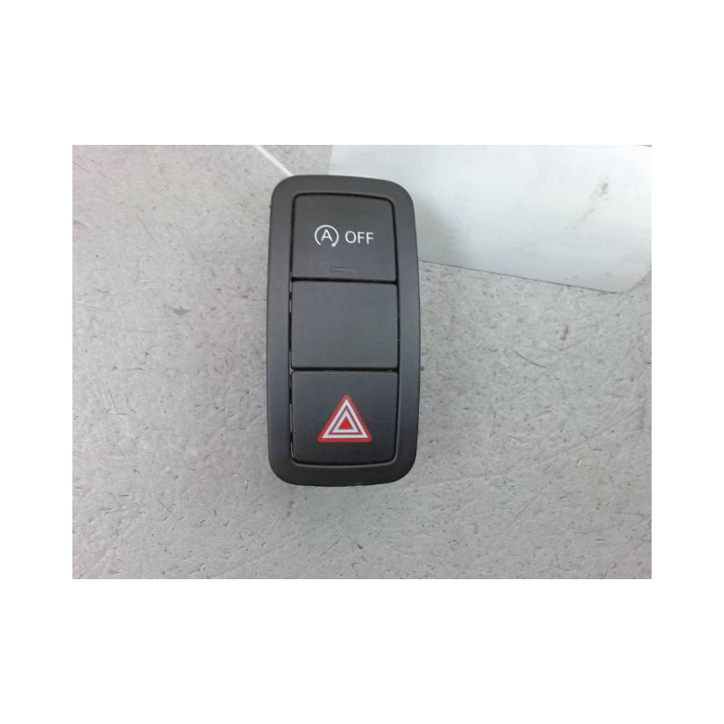 BOUTON DE WARNING AUDI A1