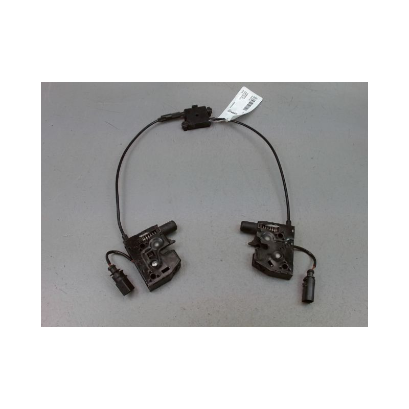 SERRURE CAPOT AUDI A1