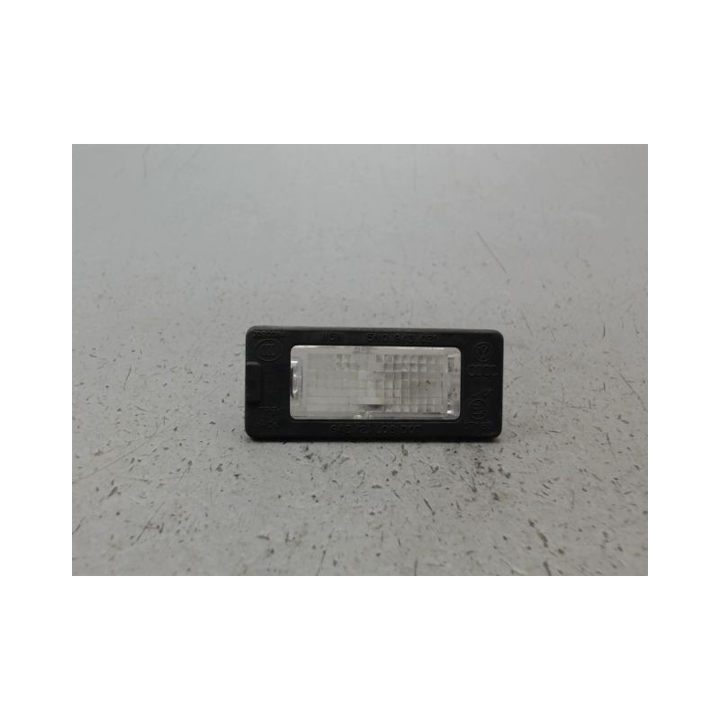 ECLAIREUR PLAQUE DE POLICE GAUCHE SKODA RAPID