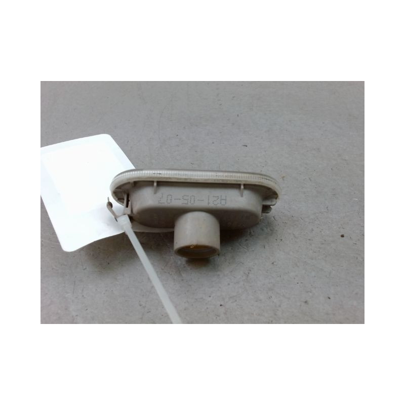 REPETITEUR AILE DROIT SEAT LEON II PHASE 1 2005-2009