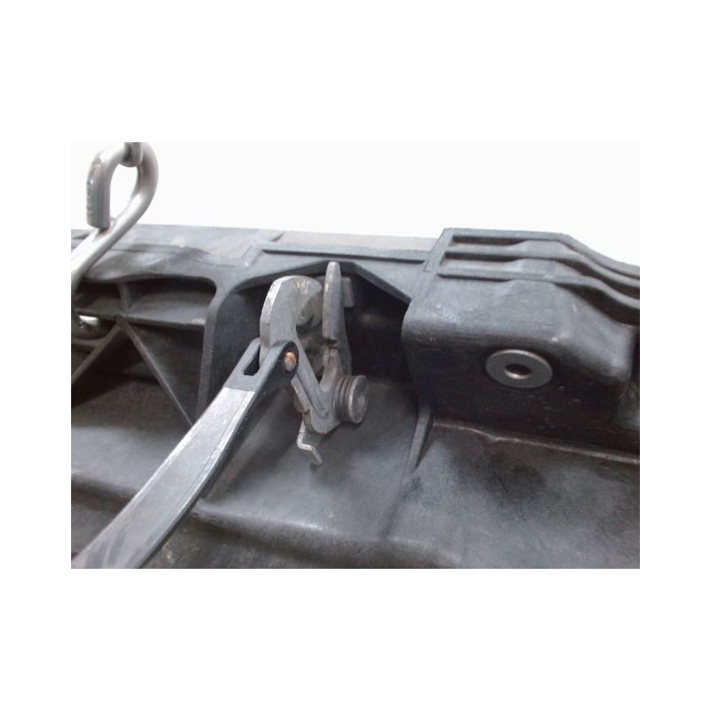 TRAVERSE SUPERIEURE ARMATURE AVANT PEUGEOT 308 2011-