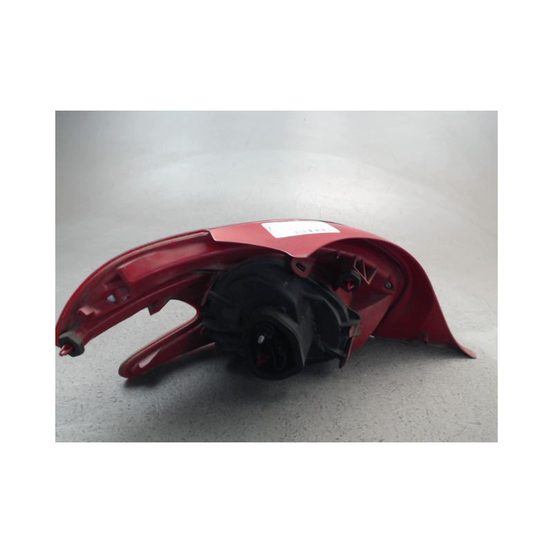FEU ARRIERE DROIT PEUGEOT 208