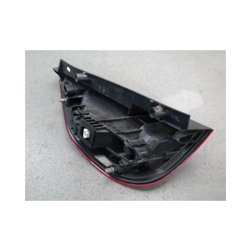 FEU ARRIERE DROIT RENAULT MEGANE