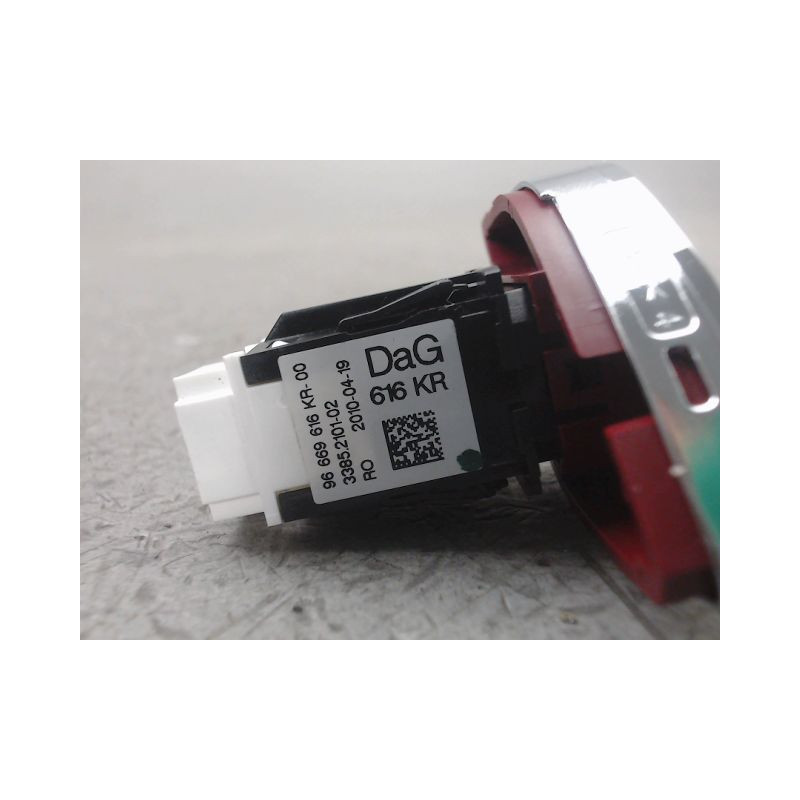 BOUTON DE WARNING CITROEN C3