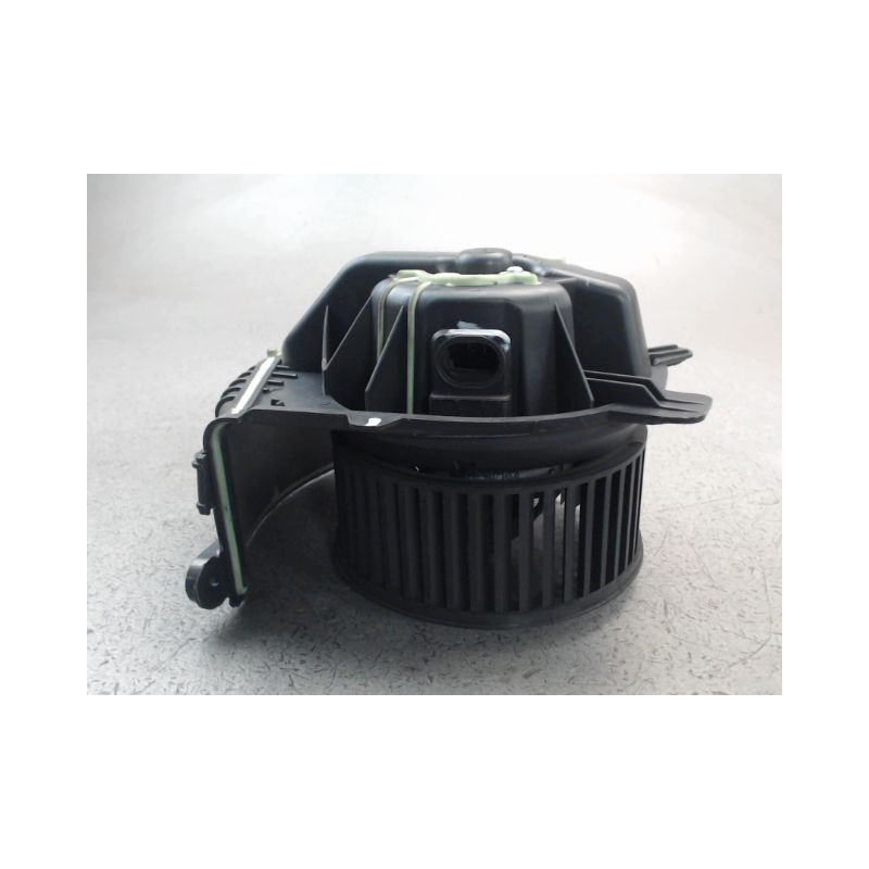 MOTEUR VENTILATEUR CHAUFFAGE RENAULT MEGANE