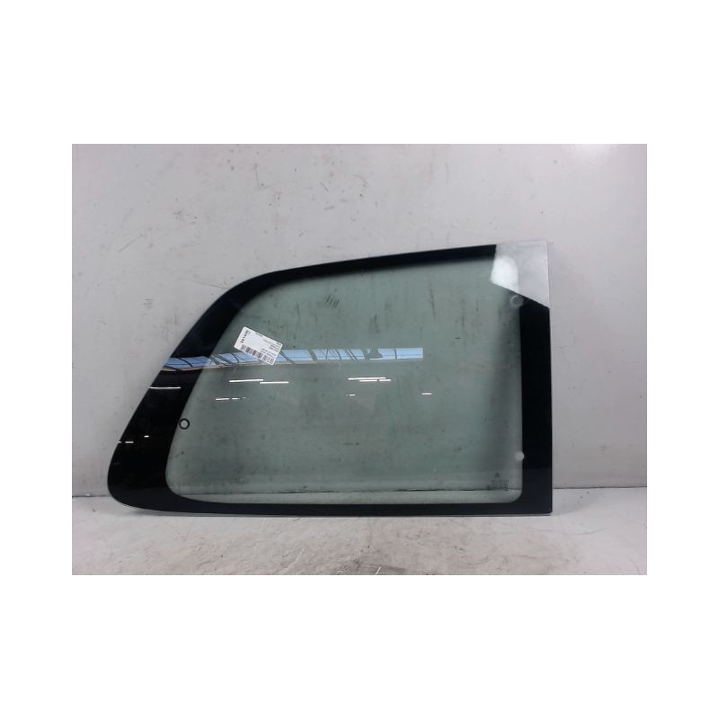 GLACE ARRIERE CUSTODE DROIT CITROEN SAXO 99-