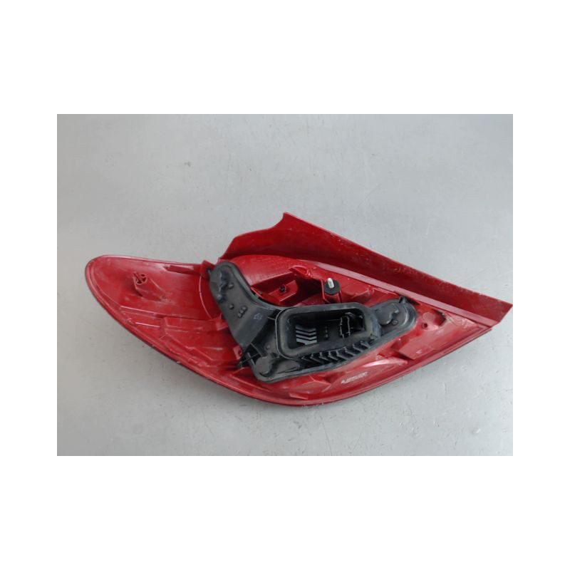FEU ARRIERE DROIT PEUGEOT 207