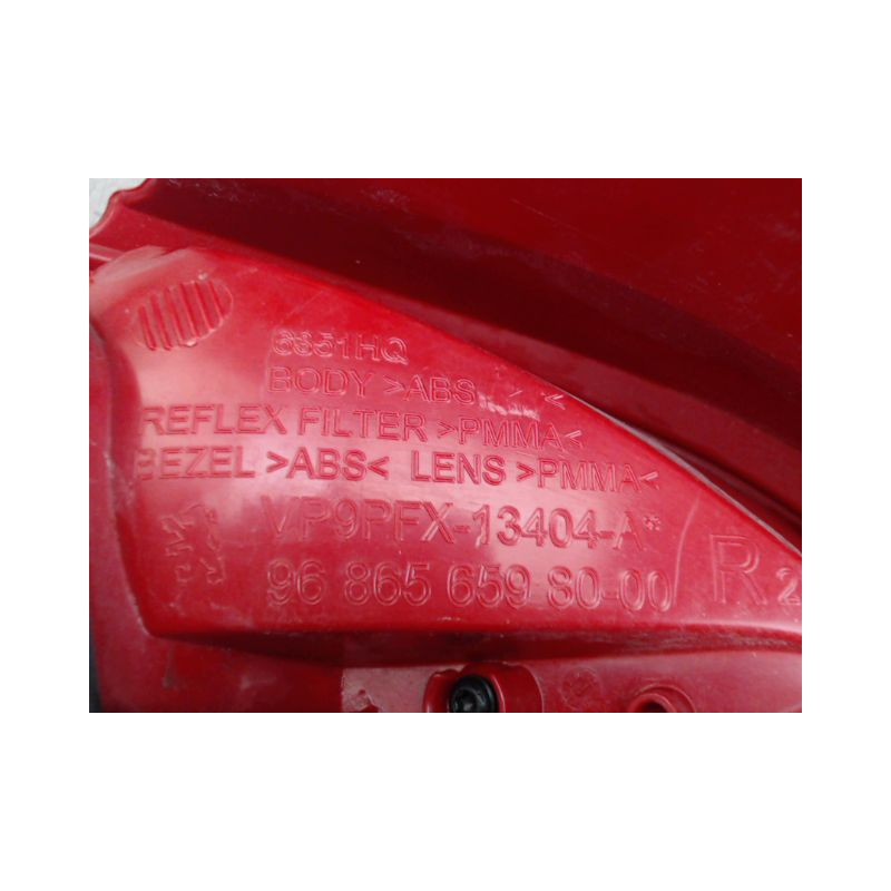FEU ARRIERE DROIT PEUGEOT 207