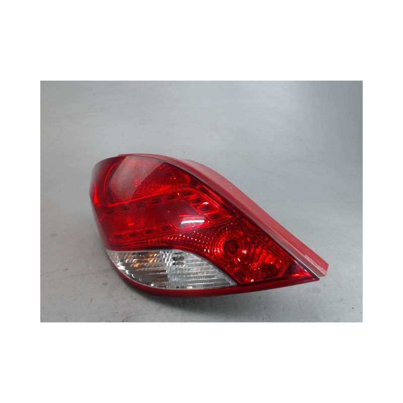 FEU ARRIERE GAUCHE  PEUGEOT 207