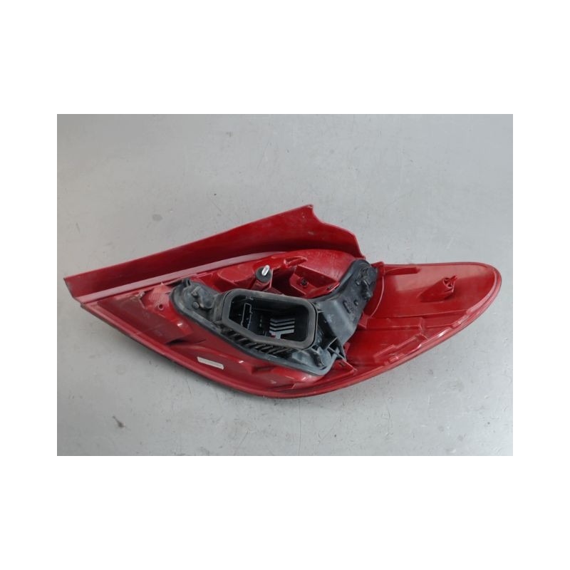 FEU ARRIERE GAUCHE  PEUGEOT 207