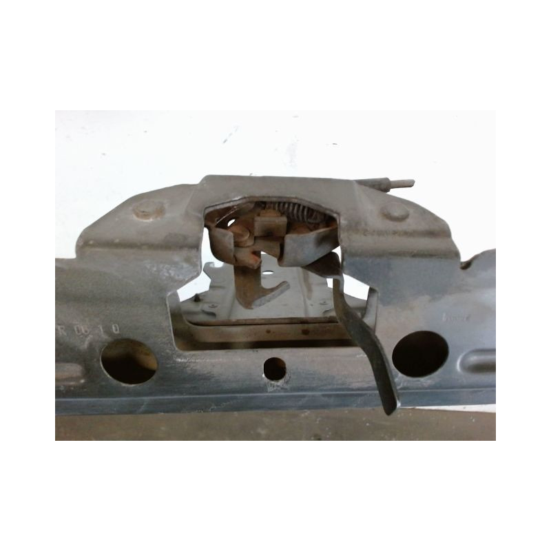 TRAVERSE SUPERIEURE ARMATURE AVANT RENAULT TWINGO