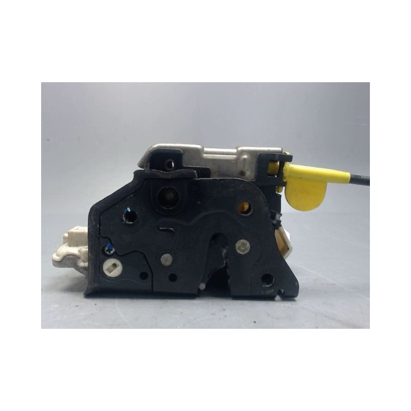 SYSTEME CONDAMNATION AVANT DROIT AUDI A4 3 PHASE 1 2.0 TDI - 16V TUR