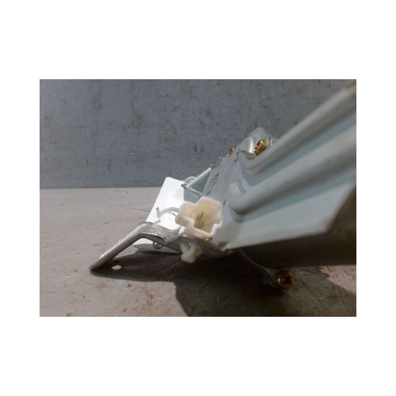 MOTEUR ESSUIE-GLACE ARRIERE TOYOTA YARIS -2003
