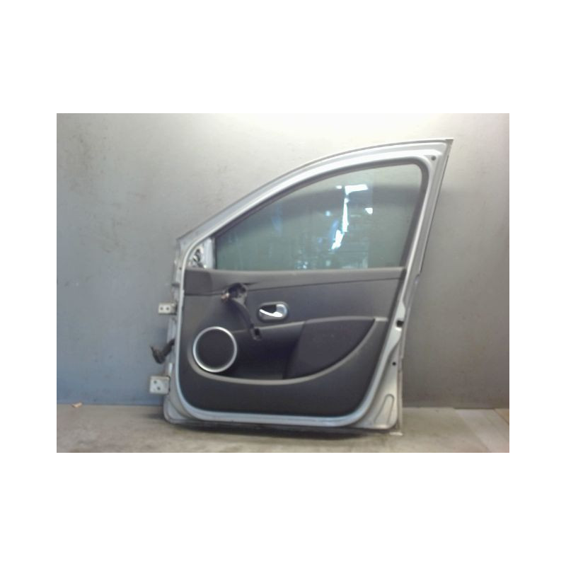PORTE AVANT DROIT RENAULT CLIO