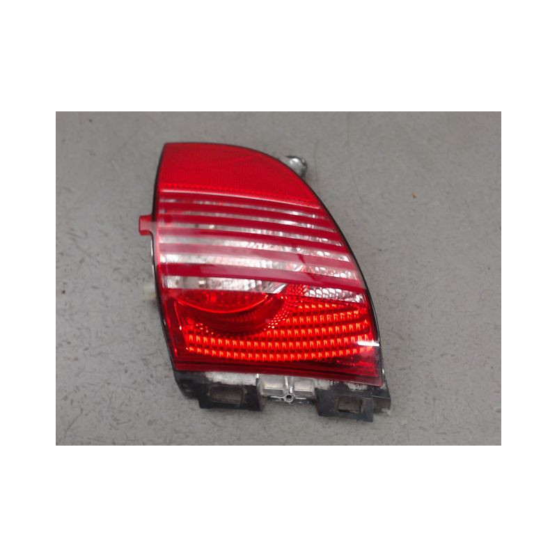 FEU DE PARE-CHOC ARRIERE DROIT PEUGEOT 2008