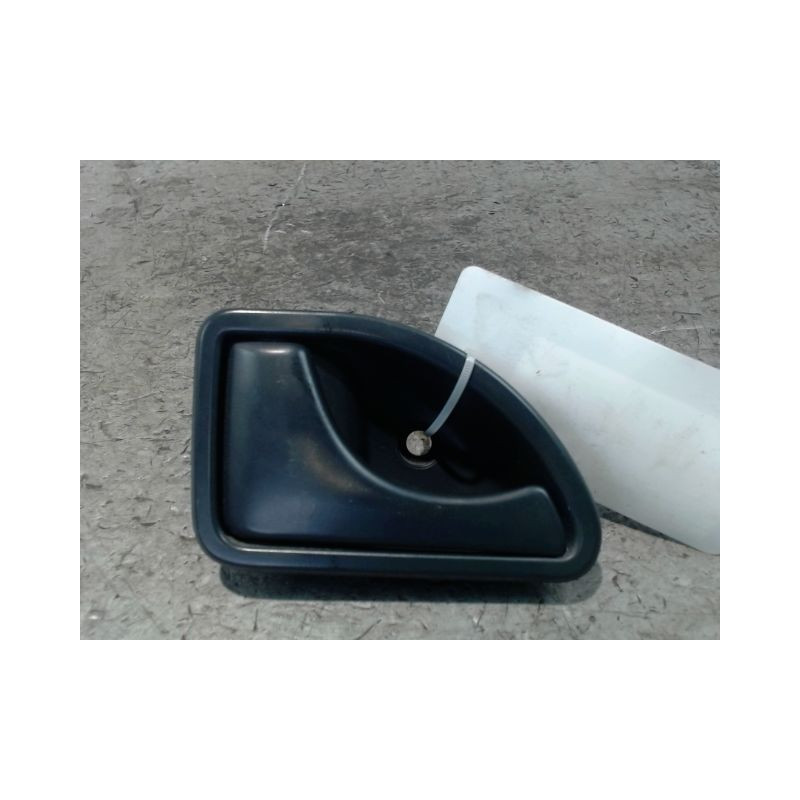 POIGNEE INTERIEURE PORTE AVANT GAUCHE RENAULT KANGOO 97-2000