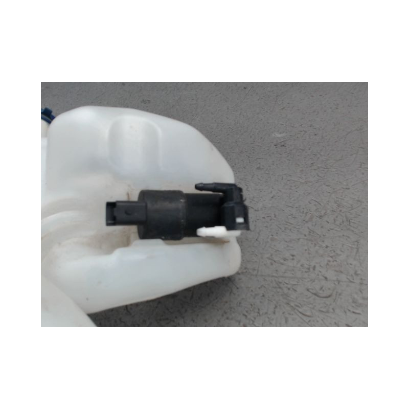 RESERVOIR LAVE-GLACE AVANT PEUGEOT 208