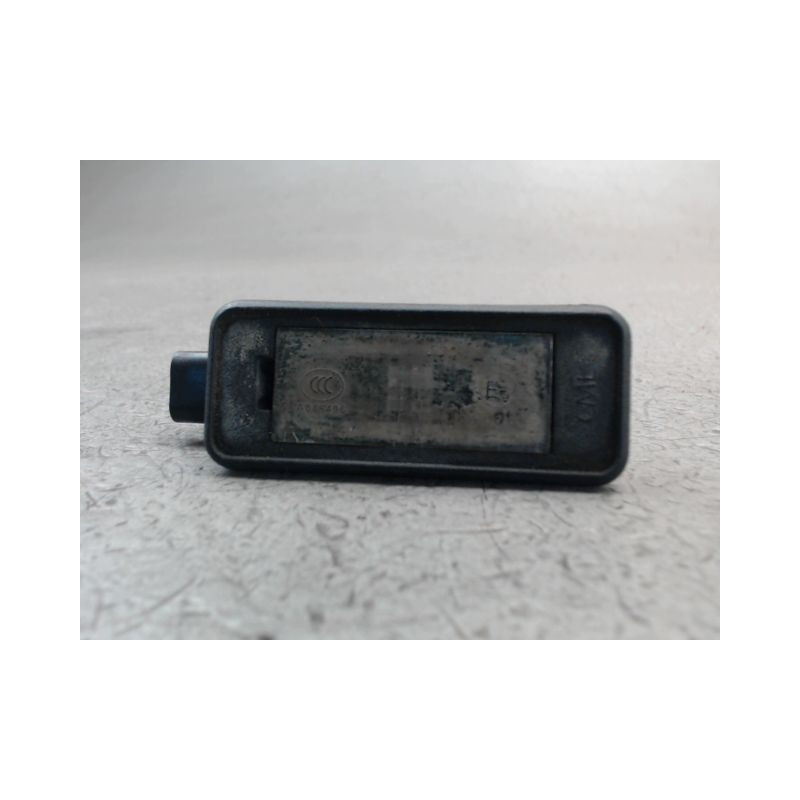 ECLAIREUR PLAQUE DE POLICE DROIT PEUGEOT 208