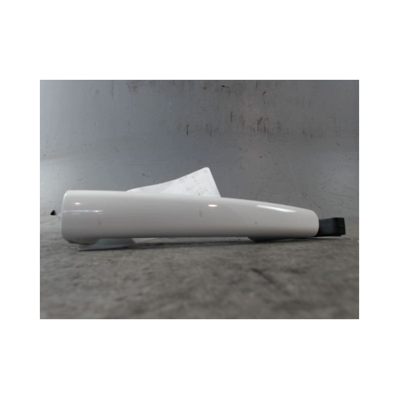 POIGNEE EXTERIEURE PORTE AVANT DROIT PEUGEOT 208