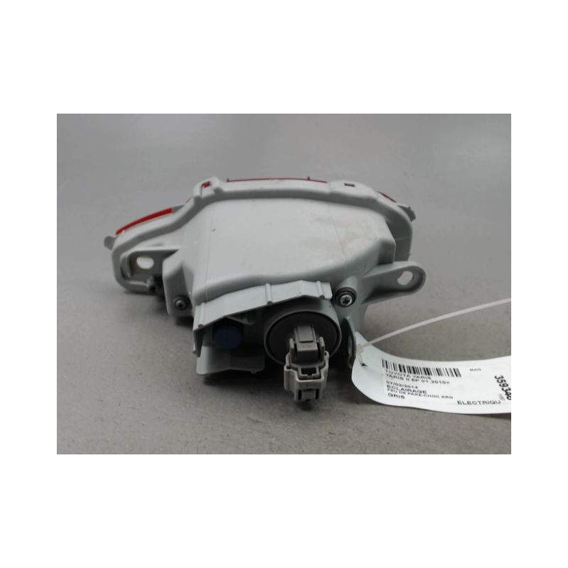 FEU DE PARE-CHOC ARRIERE GAUCHE TOYOTA YARIS II 2010-