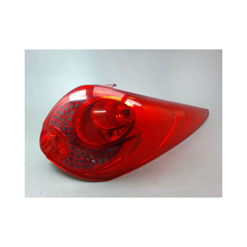 FEU ARRIERE DROIT PEUGEOT 207 SW 2007-2013