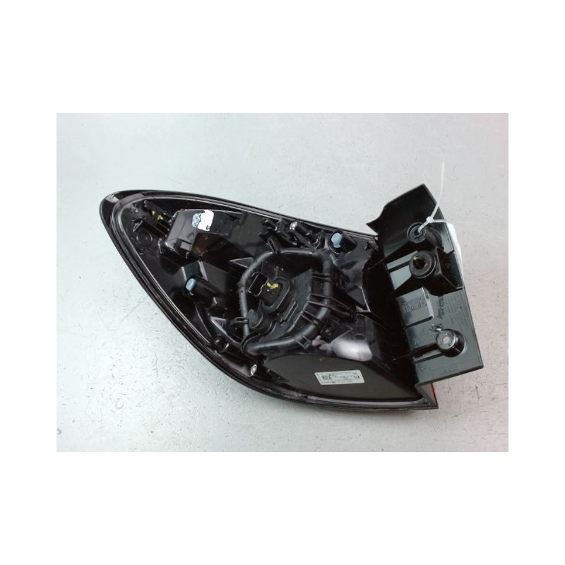 FEU ARRIERE DROIT RENAULT CAPTUR Phase 1 2013-...
